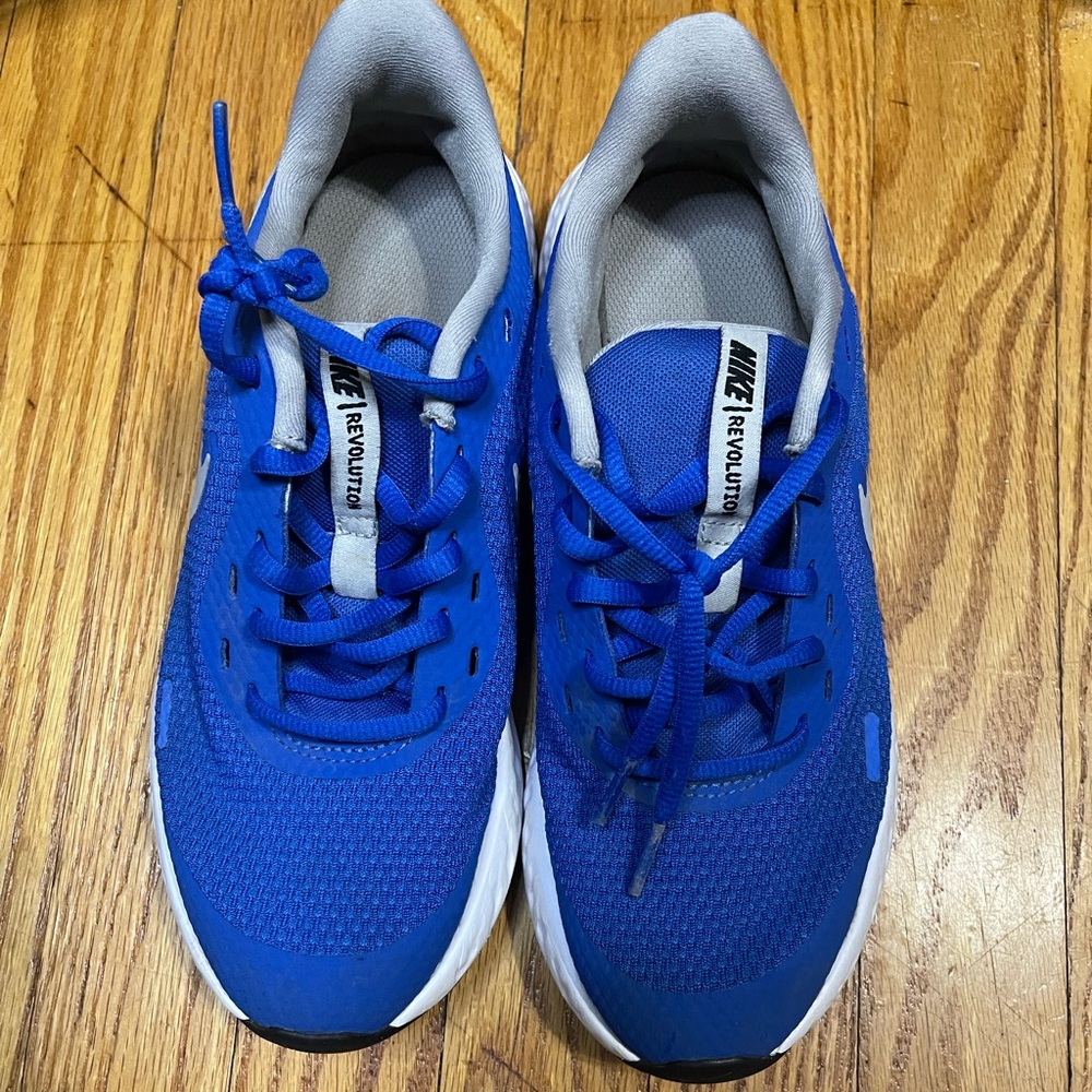 Nike Revolution 5 Boys Royal Blue Running Sneakers Size 5.5Y
